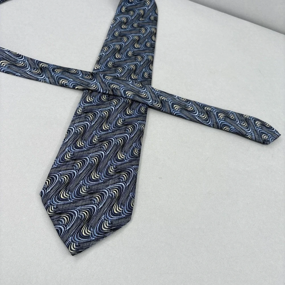Jhane Barnes Tie‎ Mens Silk Necktie Geometric Swirl Pattern Handmade Italy Art